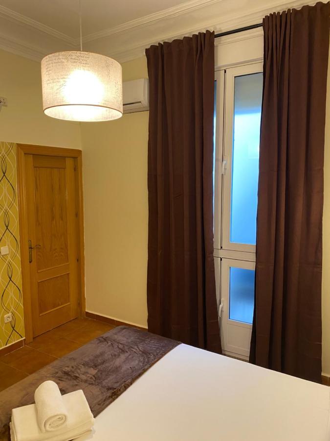Hostal Alaska Madrid Exteriör bild
