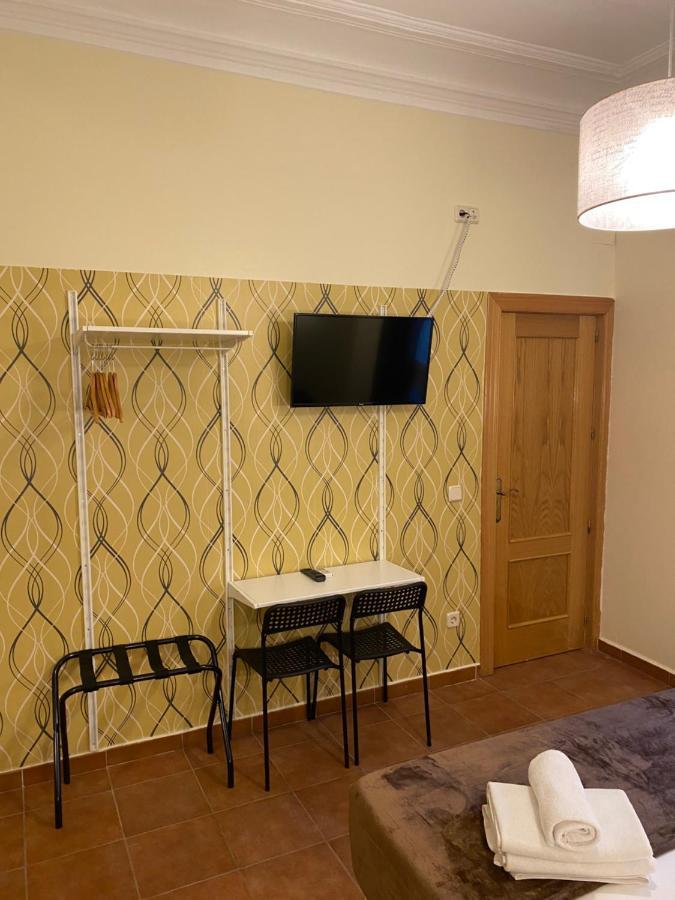Hostal Alaska Madrid Exteriör bild