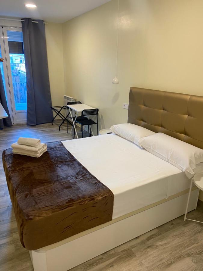 Hostal Alaska Madrid Exteriör bild