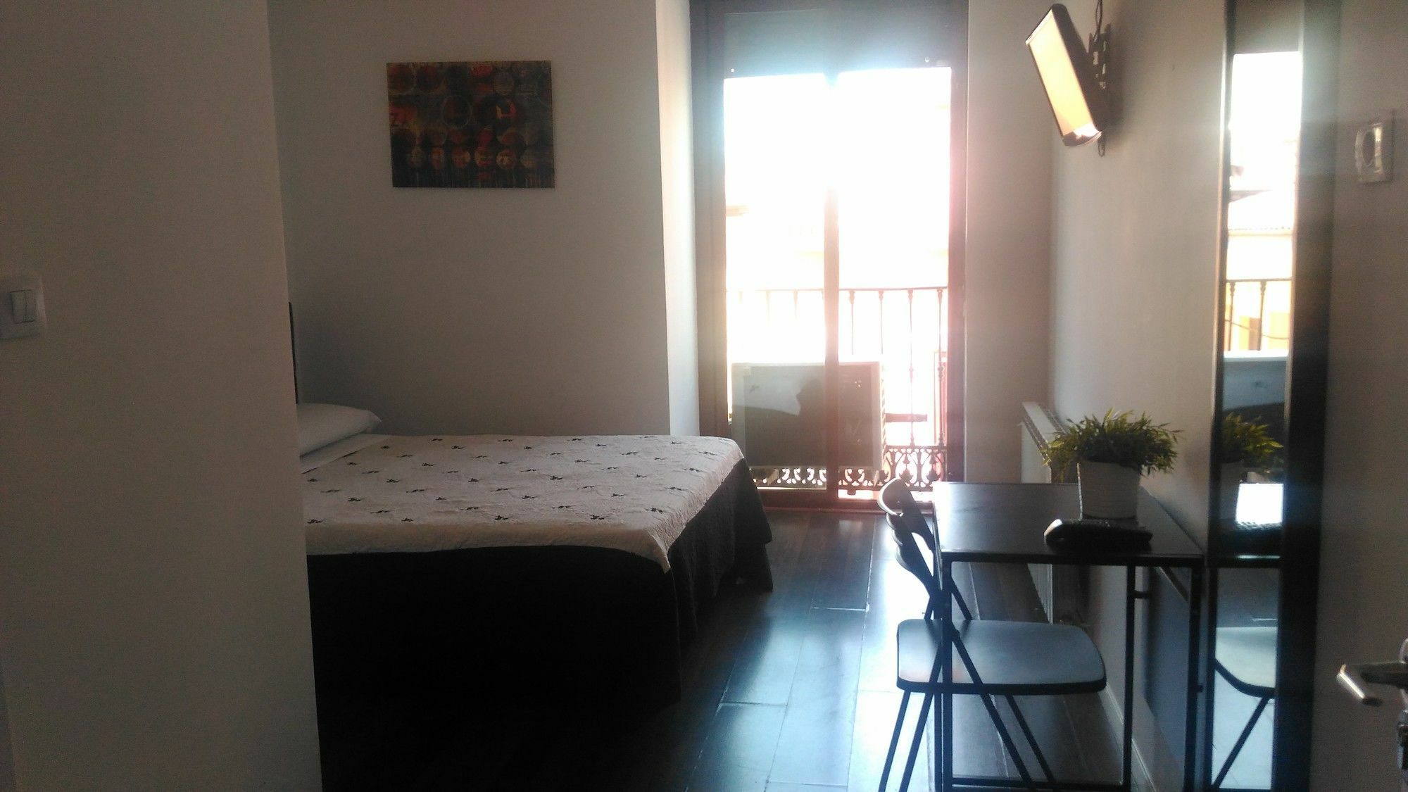 Hostal Alaska Madrid Exteriör bild