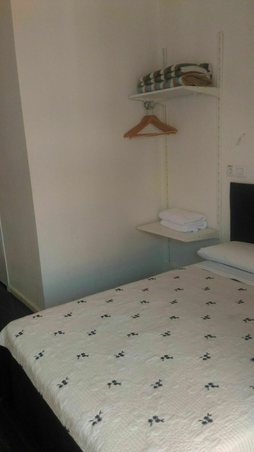 Hostal Alaska Madrid Exteriör bild