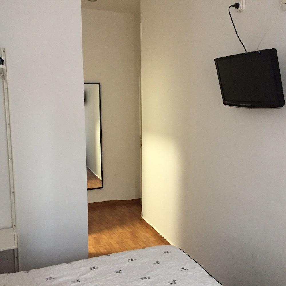 Hostal Alaska Madrid Exteriör bild